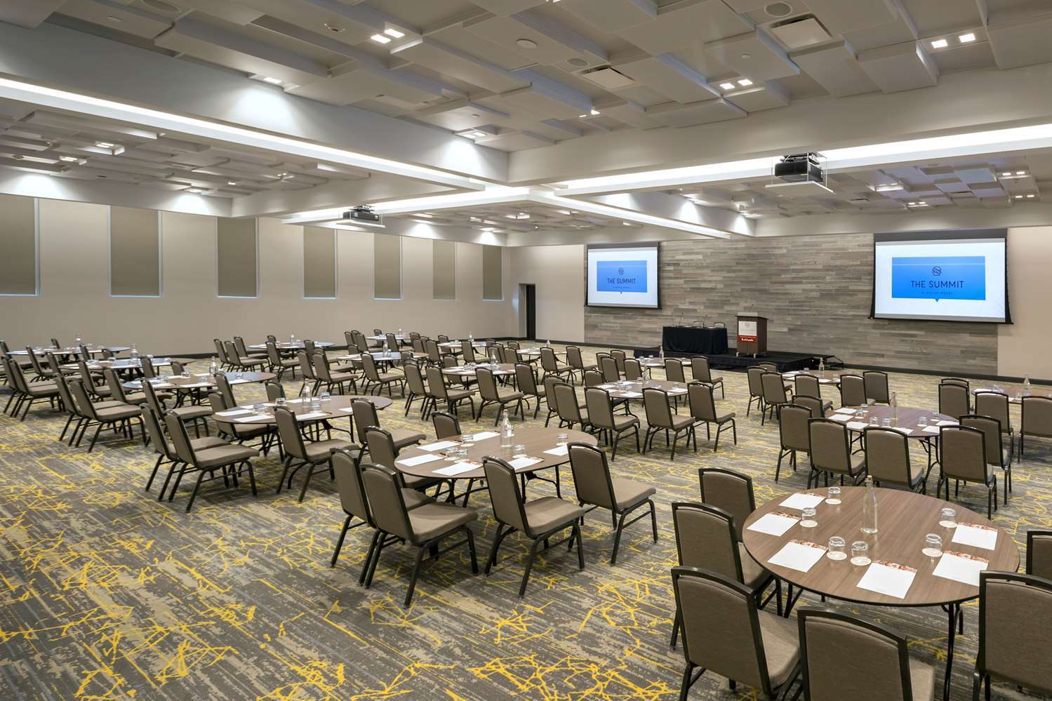 The Summit Hotel Cincinnati Buitenkant foto